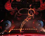 Allyssa und David Gray in ihrem "Wheel of Death" (©Foto: Martin Schmitz)